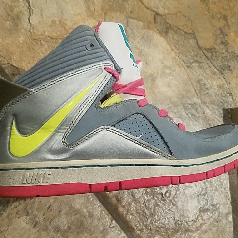 Nike - Picture 7 of 7